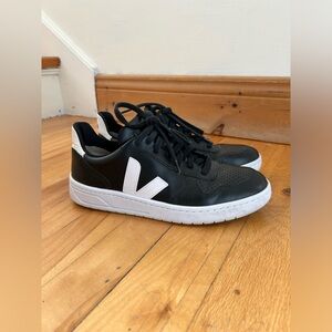 Veja V-10 Women’s US 9 (40)